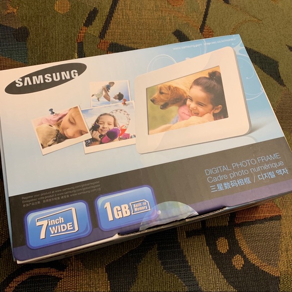 Samsung Digital White Photo Frame (NEW)